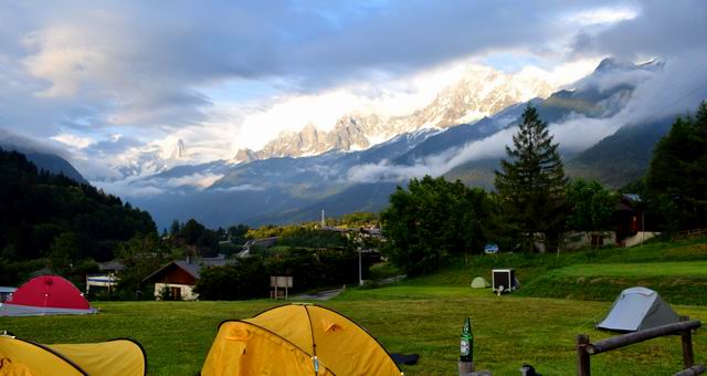 Camping w Les Houches